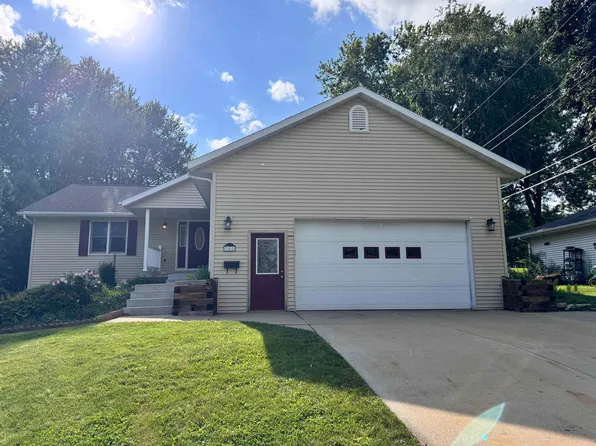 308 S Lindsey St, Dodgeville, WI 53533