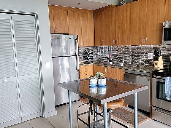 5th image of 1080 Park Blvd Unit 1006