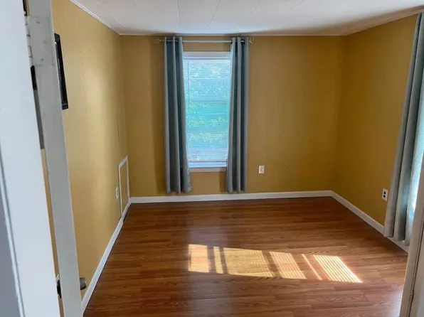 167 Ennell St, Lowell, MA 01850