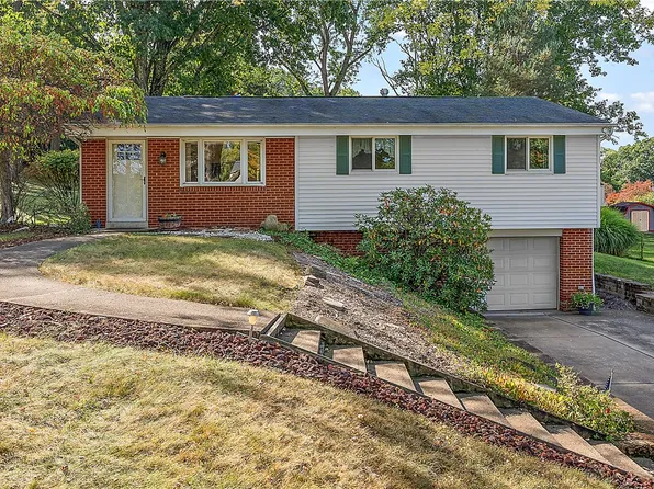 441 Emerald Dr, Pittsburgh, PA 15237