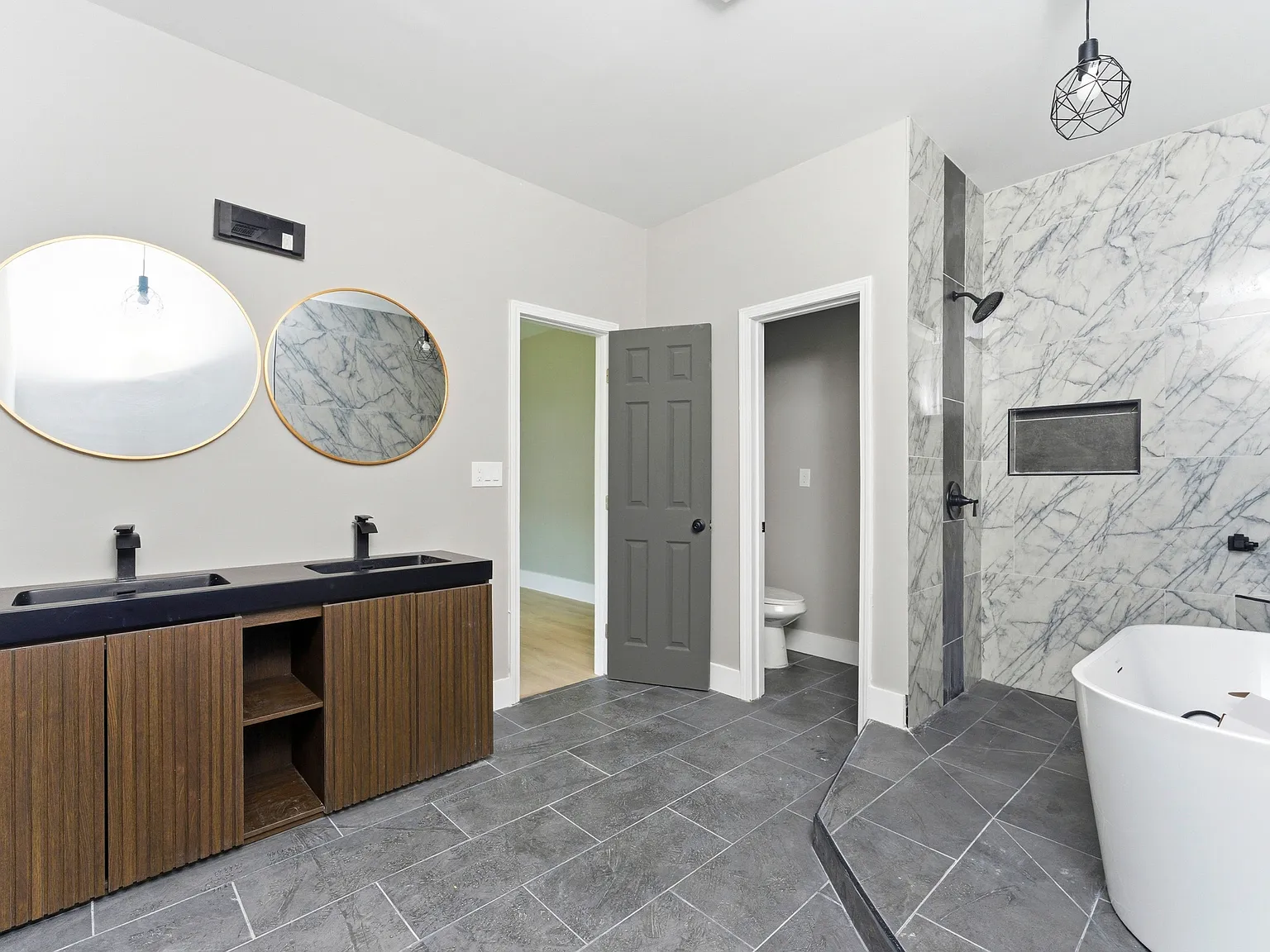 1409 NW Dr NW — Photo 3