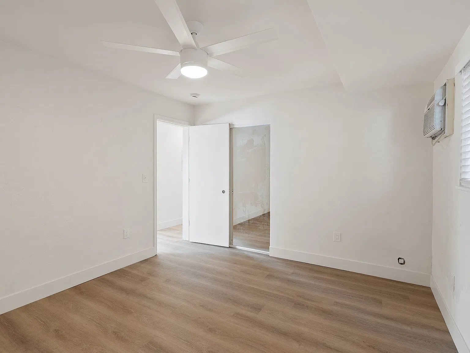 1622 Palm St - 2 Bedroom 2 Bath Fully Renovated: Move In Available Now | July 1st, 2026 Units Ava... — Photo 4