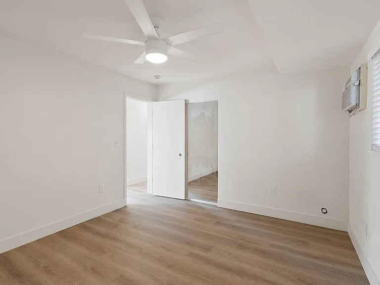 1622 Palm St - 2 Bedroom 2 Bath Fully Renovated: Move In Available Now | July 1st, 2026 Units Ava... — Photo 4