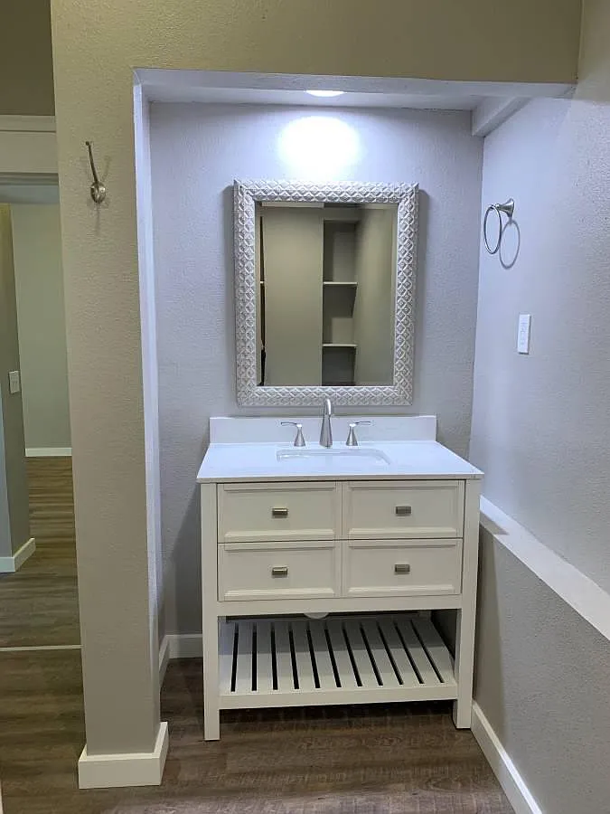 1 bed, 1000 sqft, $2,095 — Photo 3
