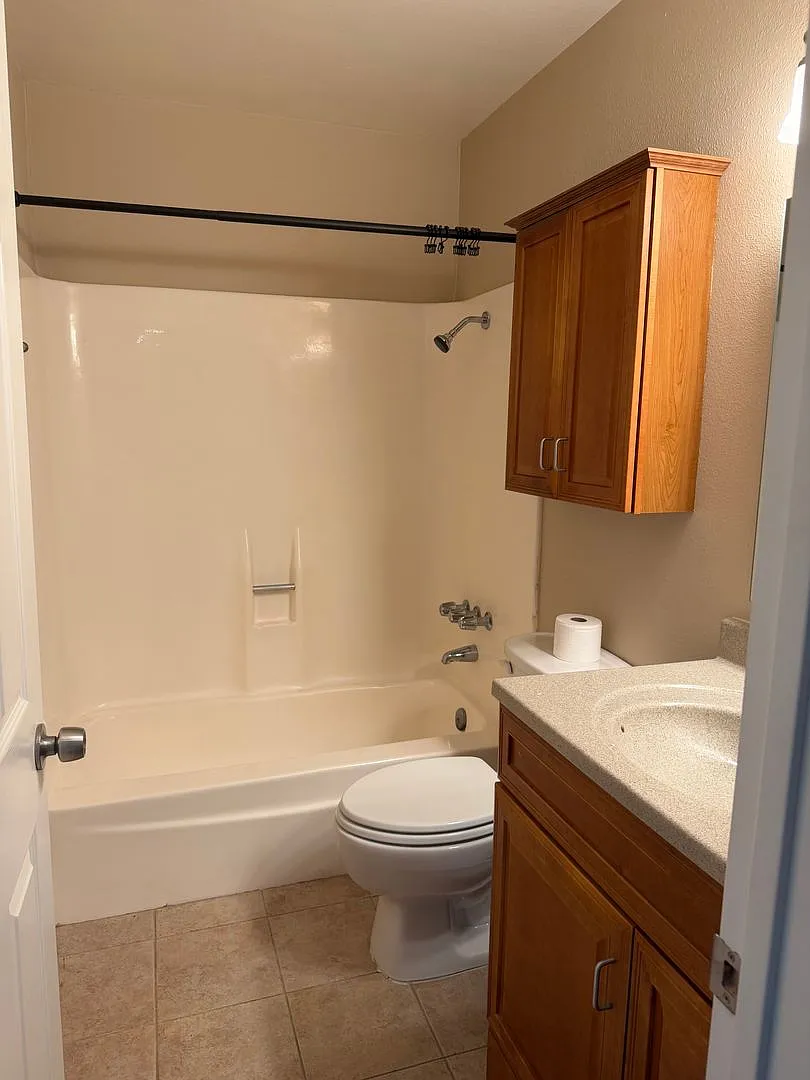 Highly Desirable Park Point Loma Townhome! — Photo 4