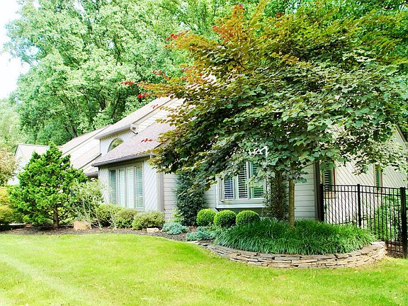 Desirable corner lot