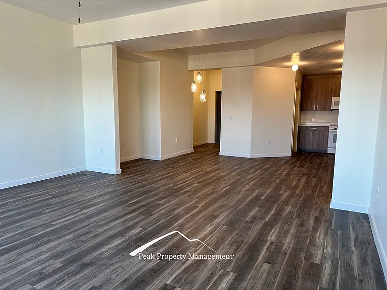 120 12th Ave S #5 — Photo 4