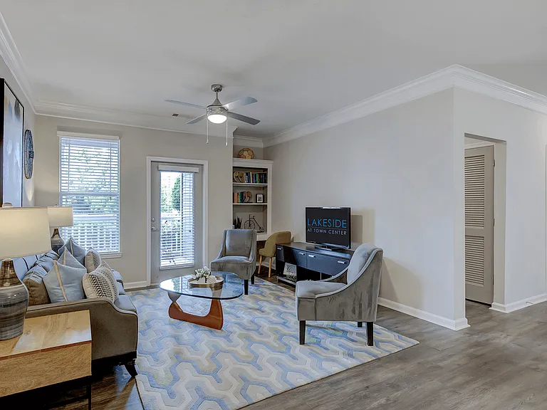 Lakeside at Town Center Apartments — Photo 50