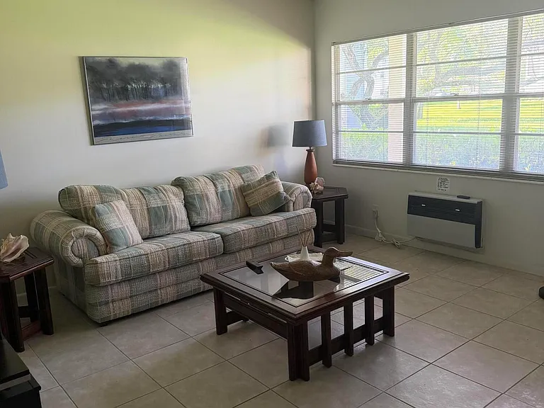 469 Mansfield Dr #L — Photo 3