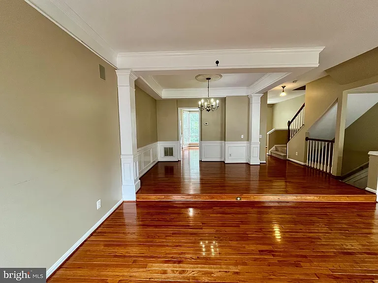 7504 Lamoyne Ct — Photo 14