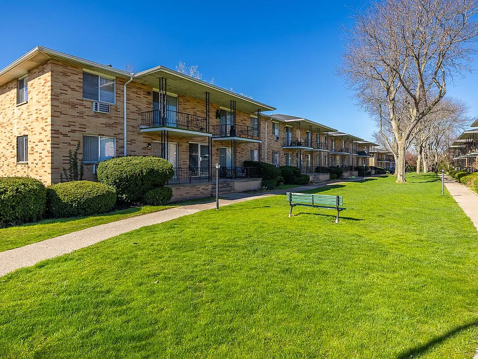 Eastway Manor Apartments