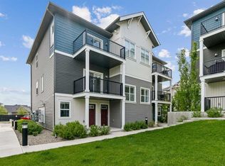 24 W Rivercrest Dr #1002, Cochrane, AB T4C2C5