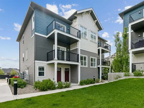 24 W Rivercrest Dr #1002, Cochrane, AB T4C 2C5