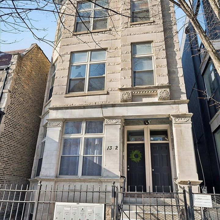 1st image of 1342 N Claremont Ave APT 1F