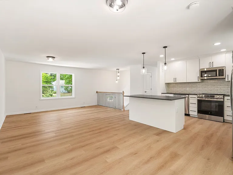 3517 Huntleigh Dr — Photo 11
