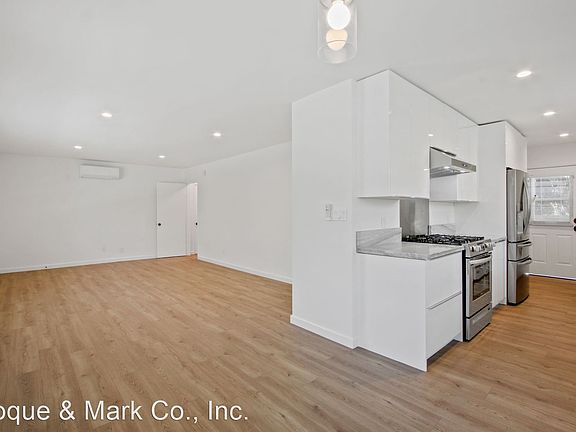 5th image of 1047 19th St APT F