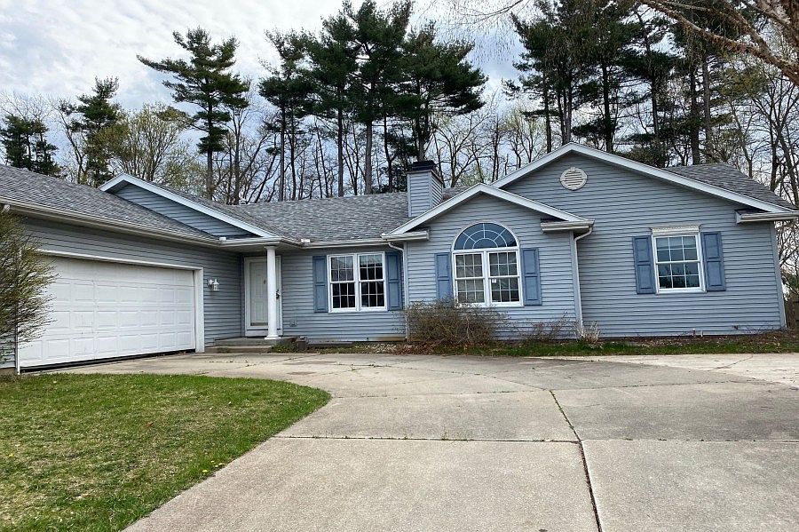 1st image of 53440 Pine Brook Dr