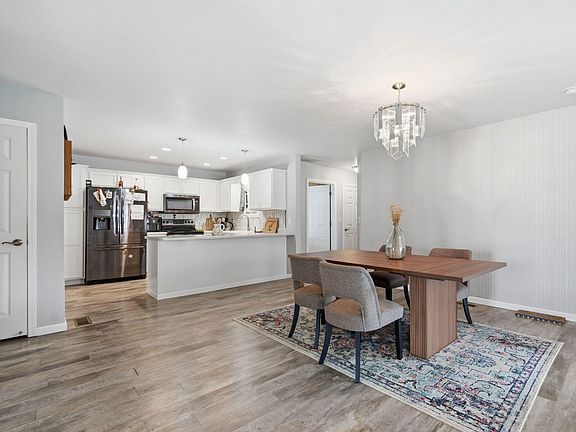 5th image of 4000 N Easy Living Ave