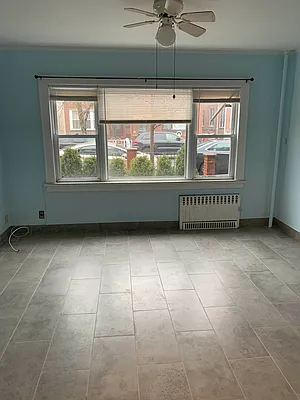 Rented by Halvatzis Realty | media 4