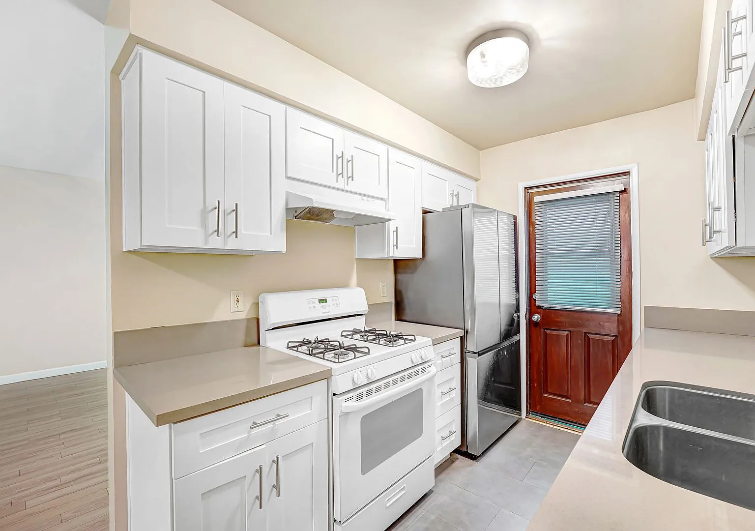 1314 Euclid St. in Santa Monica - near Wilshire Blvd. — Photo 4