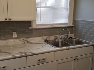 849 W Leafland Ave, Decatur, IL 62522