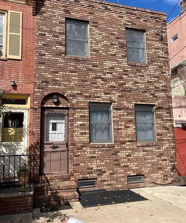 901 Cross St