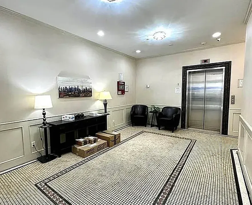 1635 Lexington Ave #6E