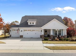 734 Kerr Lake Dr, Fuquay Varina, NC 27526