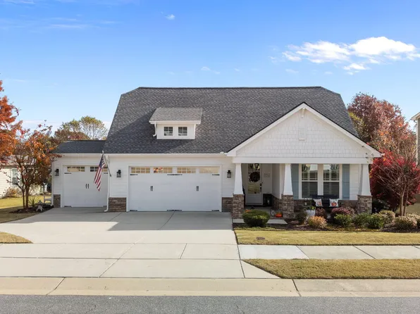 734 Kerr Lake Dr, Fuquay Varina, NC 27526