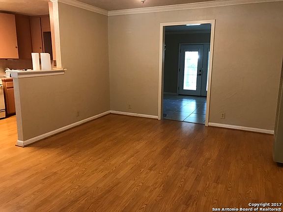 4th image of 435 Dresden Dr
