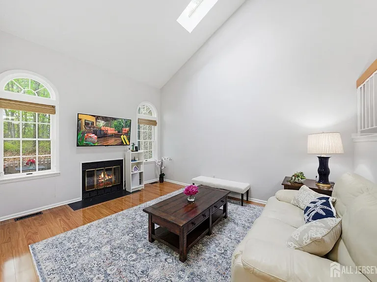 3 Dorchester Dr — Photo 20