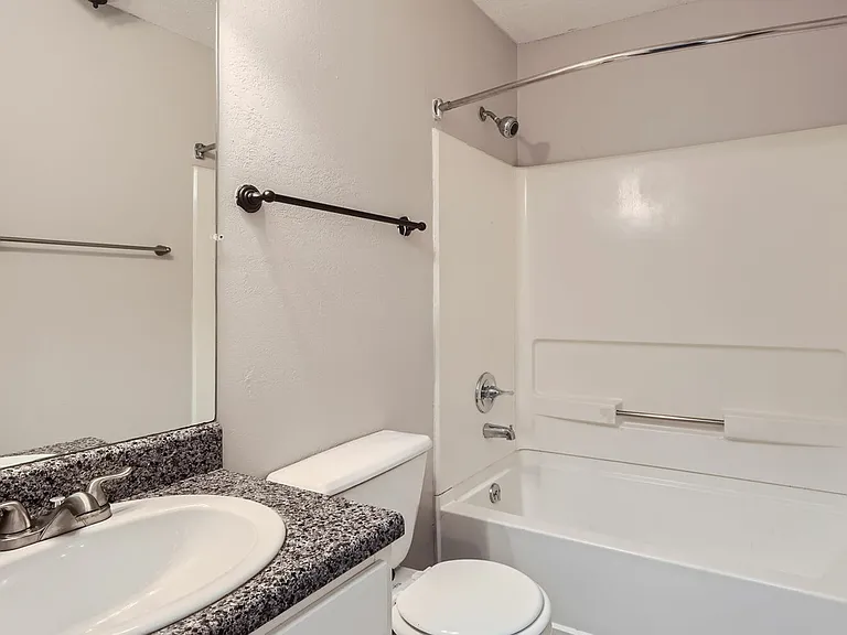 Rise Matthews Pointe — Photo 29