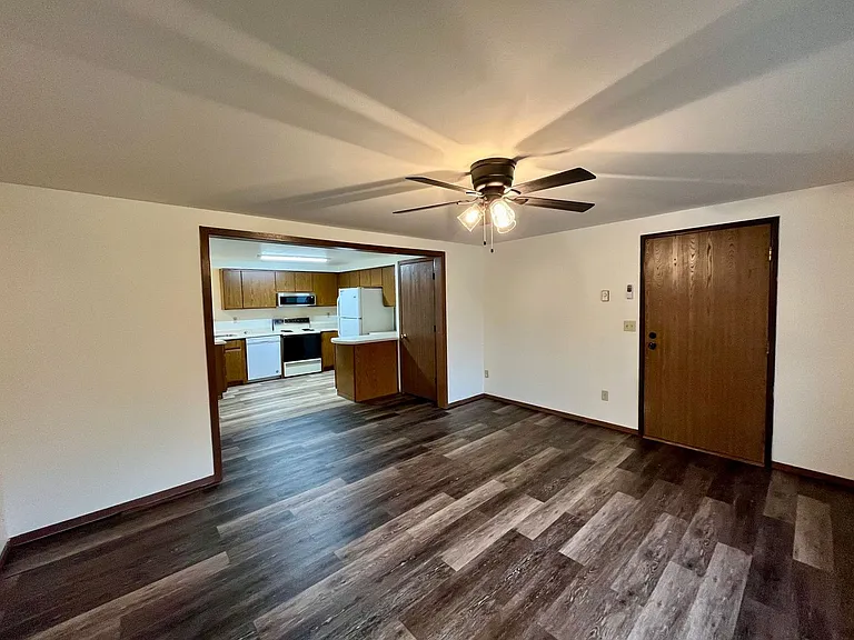 180 W Hill Rd — Photo 5