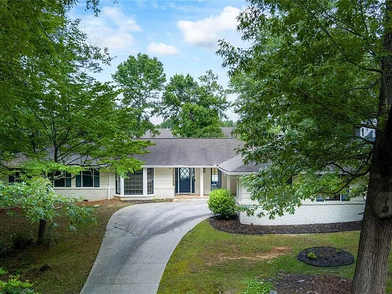 7330 Hunters Branch Dr NE — Photo 4