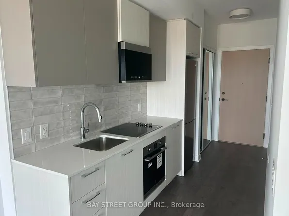 10 Oak St, Toronto, ON