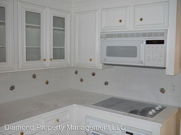 3rd image of 201 S Parkridge Dr
