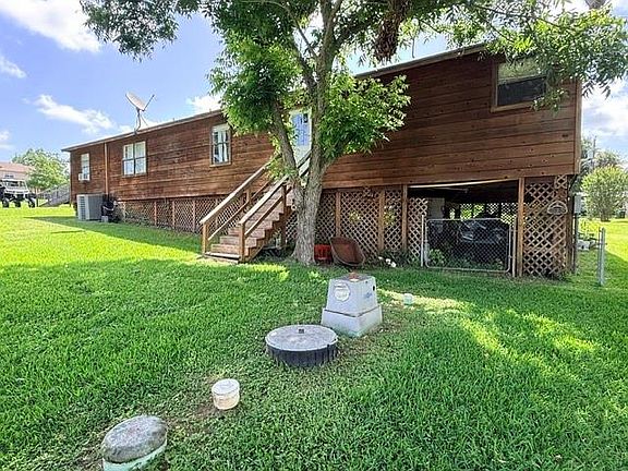 5th image of 100 Southwood Shores Dr