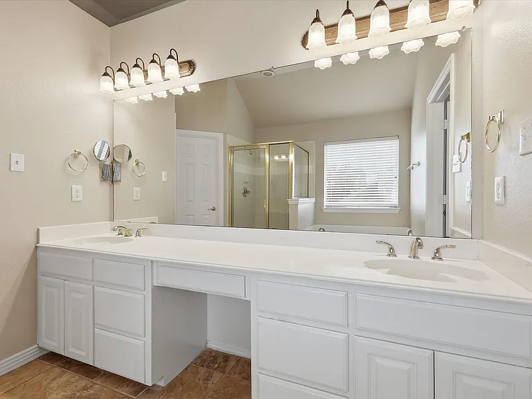 944 Hedgcoxe Rd — Photo 25