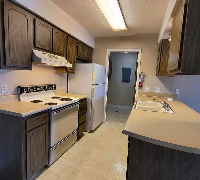 1st image of 4042 Huntington Ln #24