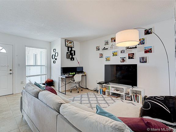 5th image of 290 Navarre Ave APT 302
