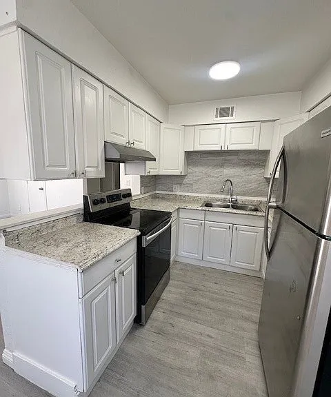 2121 Oceanus Ln #1 — Photo 3