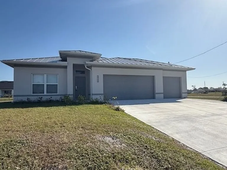409 Tropicana Pkwy E — Photo 2