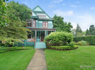 126 Edgecliff Dr, Highland Park, IL 60035