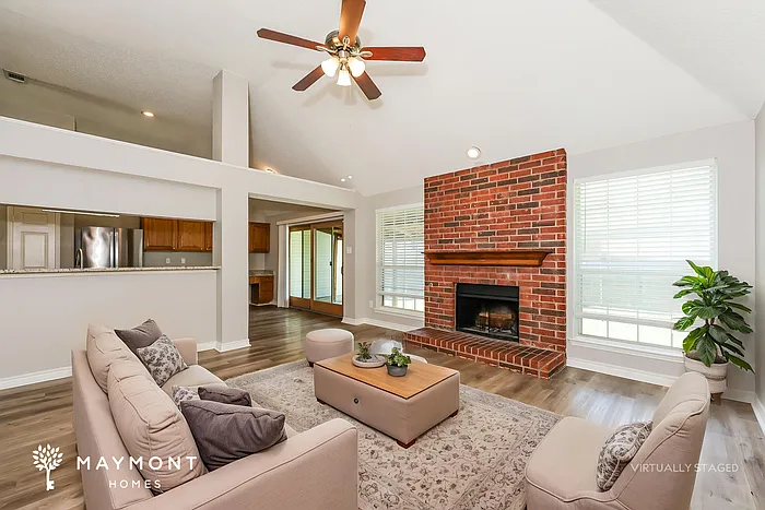 819 Crooked Creek Ln — Photo 4