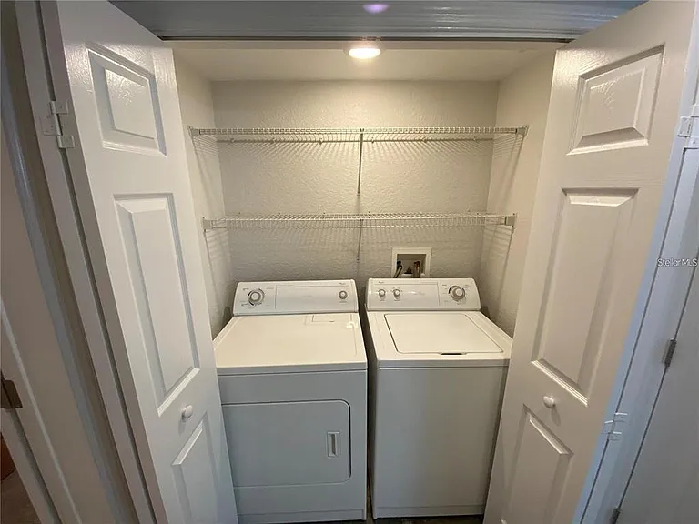 304 E South St #1020 — Photo 21