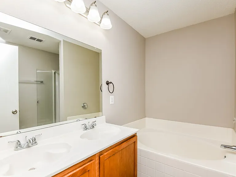 4329 Meadowknoll Dr — Photo 13
