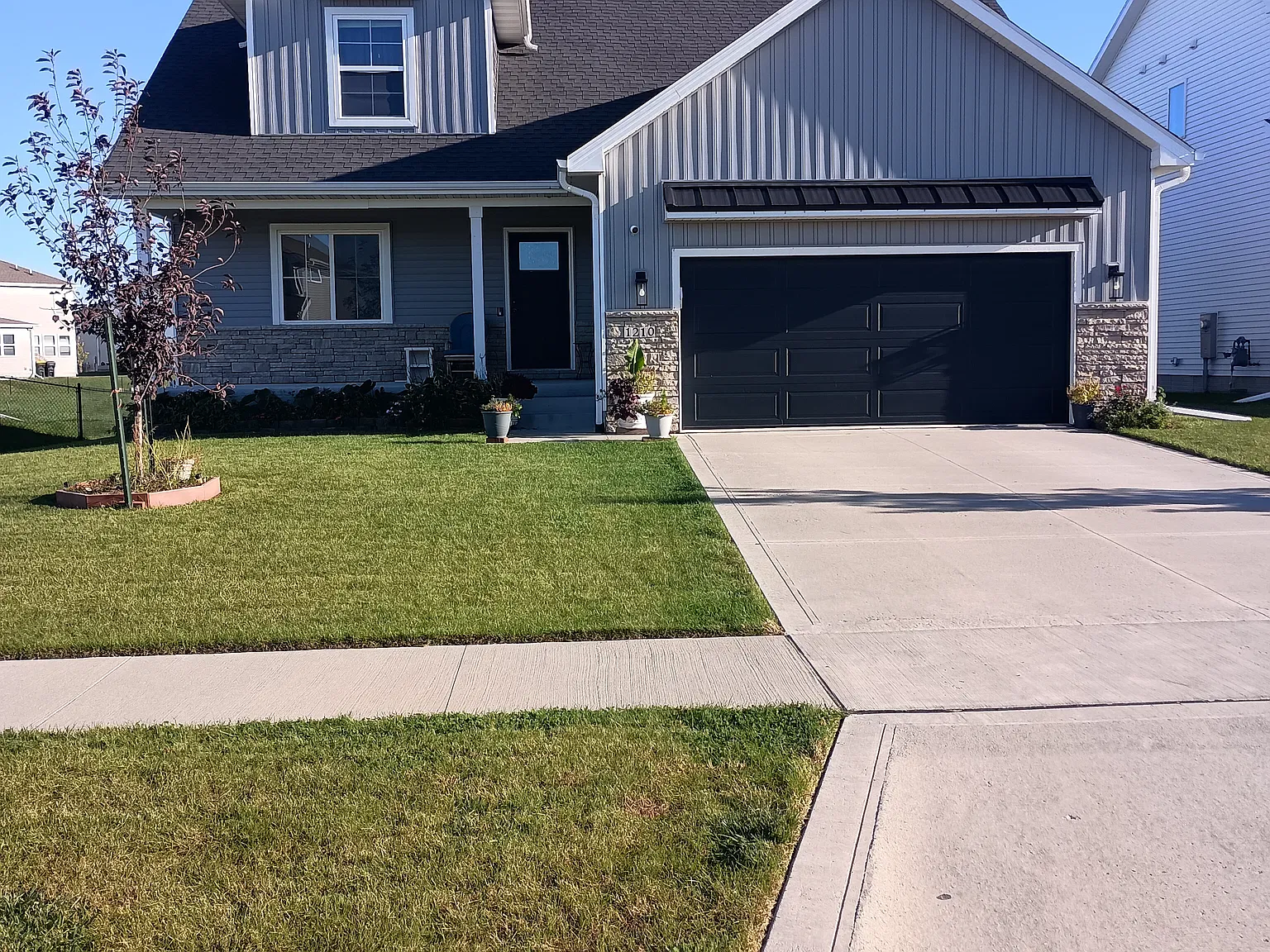 1210 NW Mill Springs Dr — Photo 1
