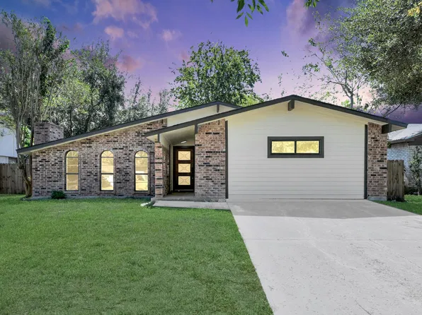 15307 Camino Del Sol Dr, Houston, TX 77083
