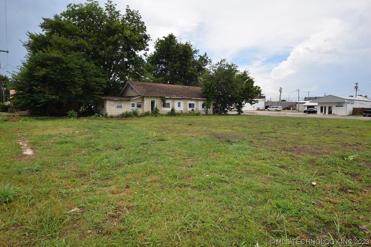 21 N 2nd St, Stilwell, OK 74960 Zillow