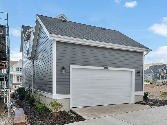 Tahoma Colonial